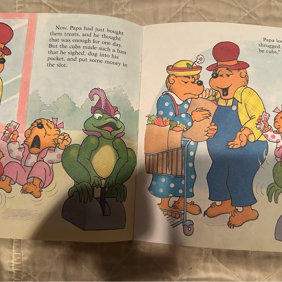 The Berenstain Bears get the gimmies - Picture 4 of 6